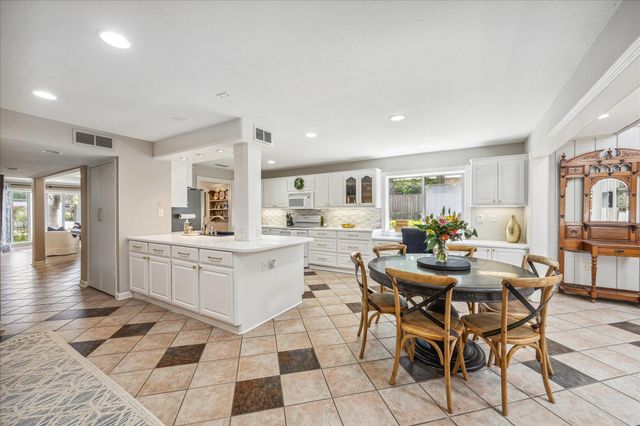 8956 Chatsworth Drive 8956, Houston, TX 77024