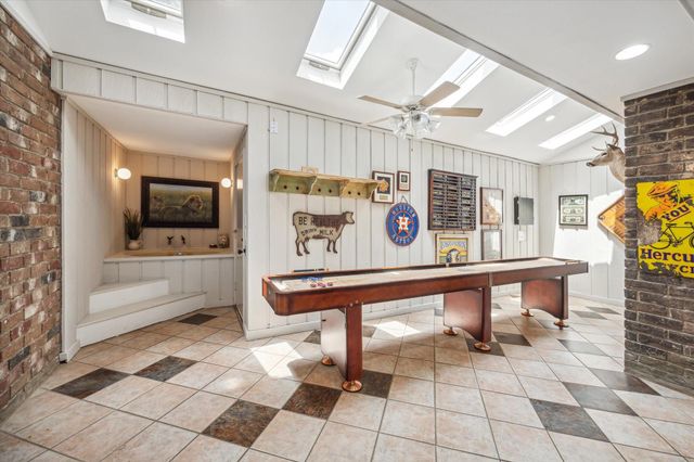 8956 Chatsworth Drive 8956, Houston, TX 77024