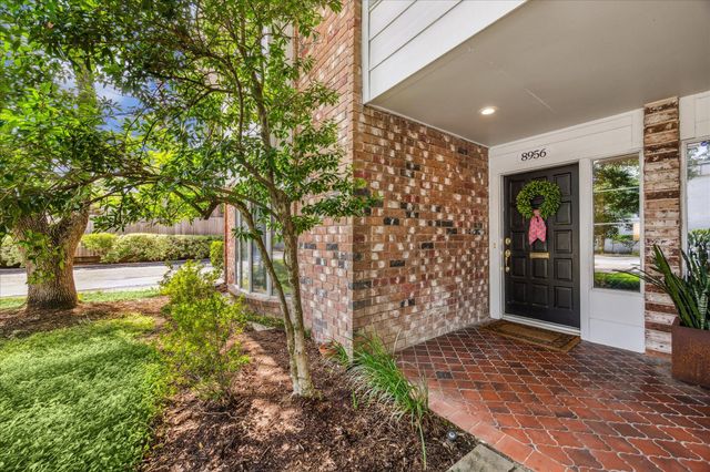 8956 Chatsworth Drive 8956, Houston, TX 77024