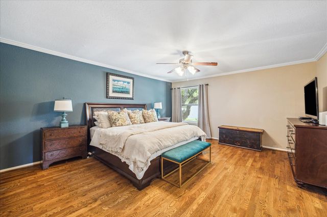 8956 Chatsworth Drive 8956, Houston, TX 77024