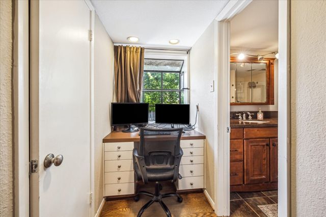 8956 Chatsworth Drive 8956, Houston, TX 77024