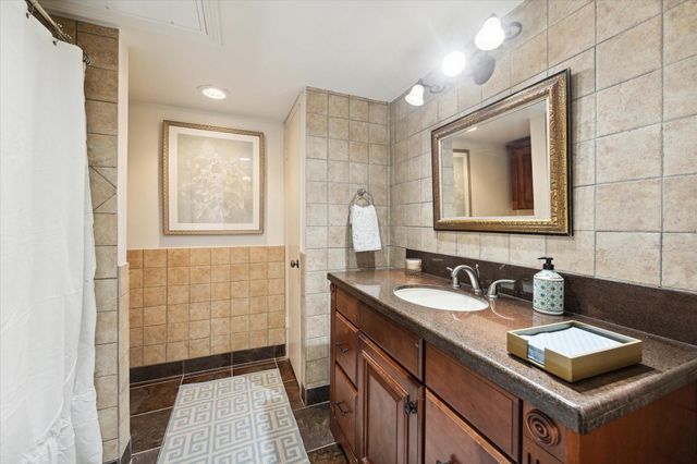 8956 Chatsworth Drive 8956, Houston, TX 77024