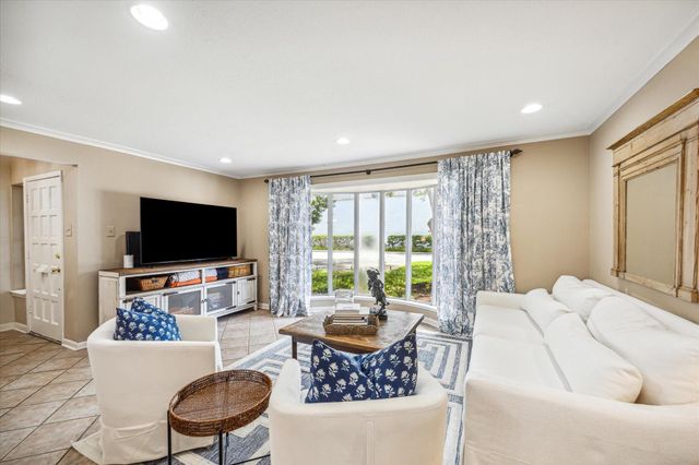 8956 Chatsworth Drive 8956, Houston, TX 77024