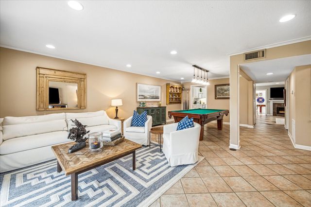 8956 Chatsworth Drive 8956, Houston, TX 77024