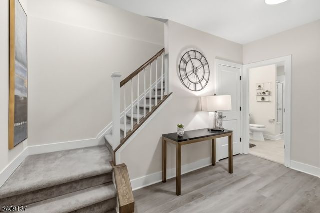 34 Aspen Dr, Cedar Grove Twp., NJ 07009