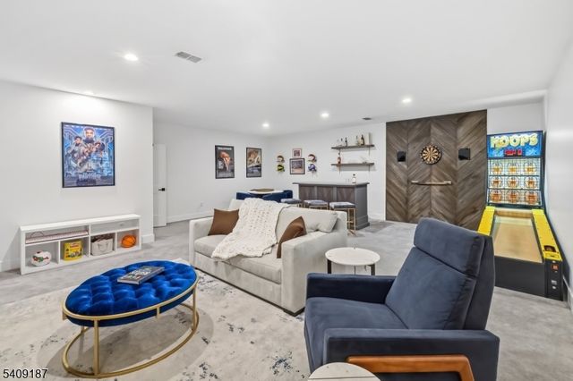 34 Aspen Dr, Cedar Grove Twp., NJ 07009