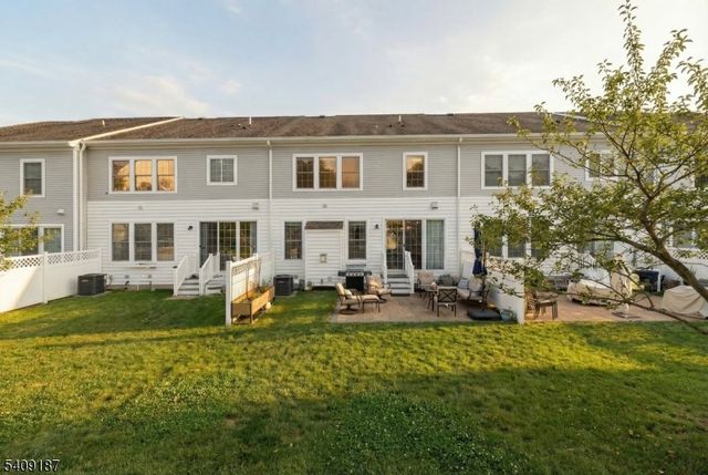 34 Aspen Dr, Cedar Grove Twp., NJ 07009