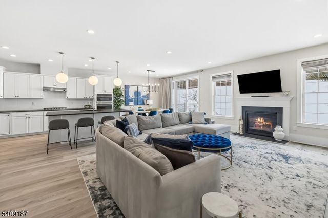 34 Aspen Dr, Cedar Grove Twp., NJ 07009