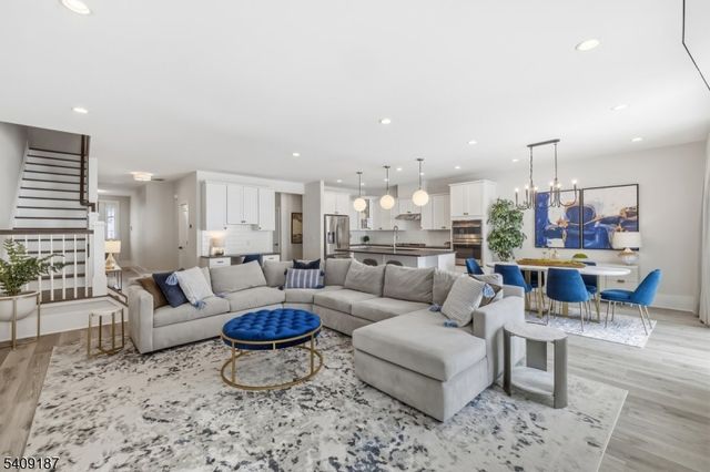 34 Aspen Dr, Cedar Grove Twp., NJ 07009