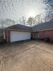 343 Sunny Brook Court, Terry, MS 39170