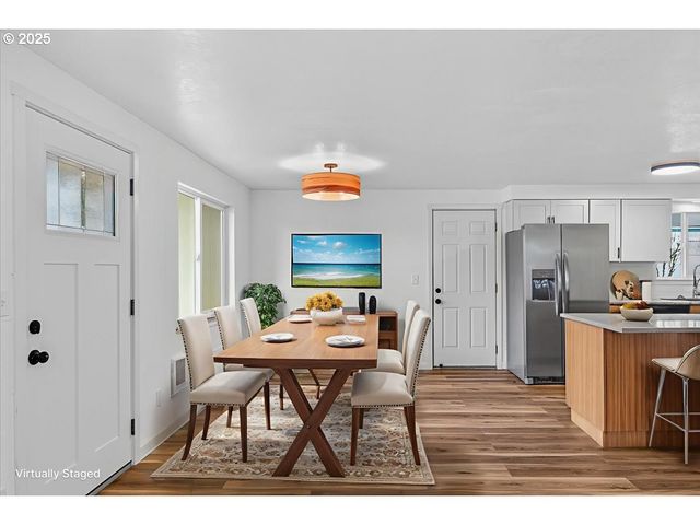 424 S 9TH St, St Helens, OR 97051