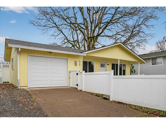 424 S 9TH St, St Helens, OR 97051