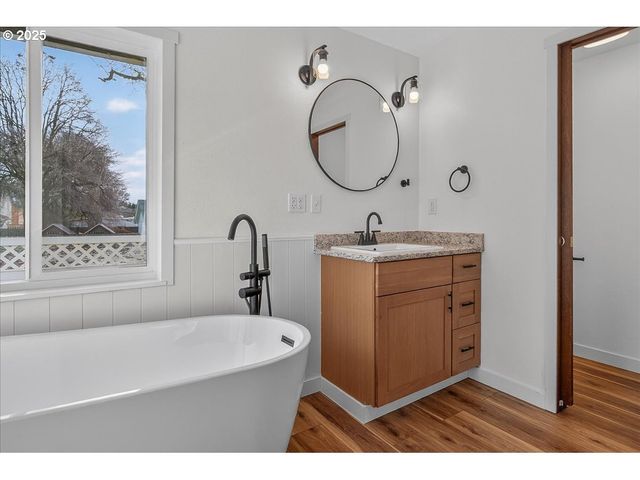 424 S 9TH St, St Helens, OR 97051