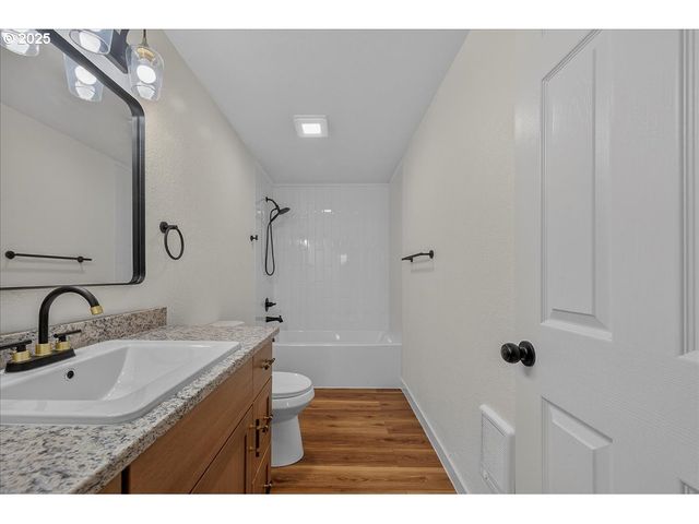 424 S 9TH St, St Helens, OR 97051