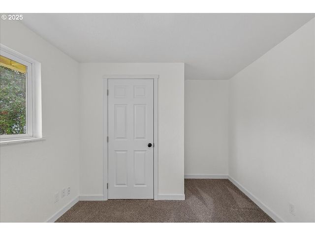 424 S 9TH St, St Helens, OR 97051