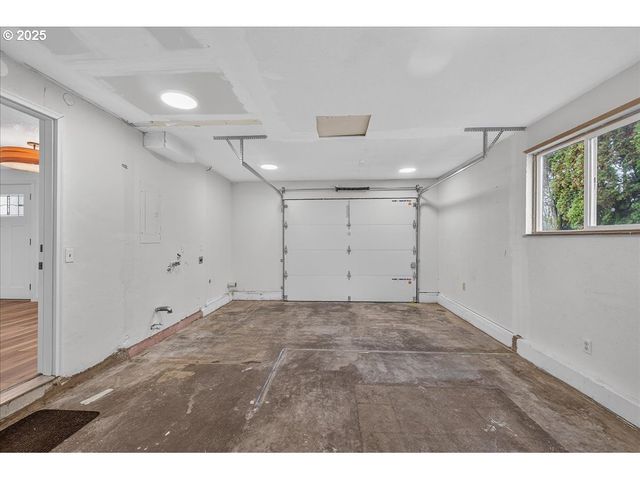 424 S 9TH St, St Helens, OR 97051