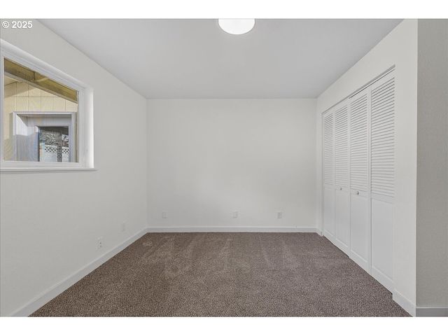 424 S 9TH St, St Helens, OR 97051