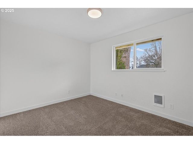 424 S 9TH St, St Helens, OR 97051