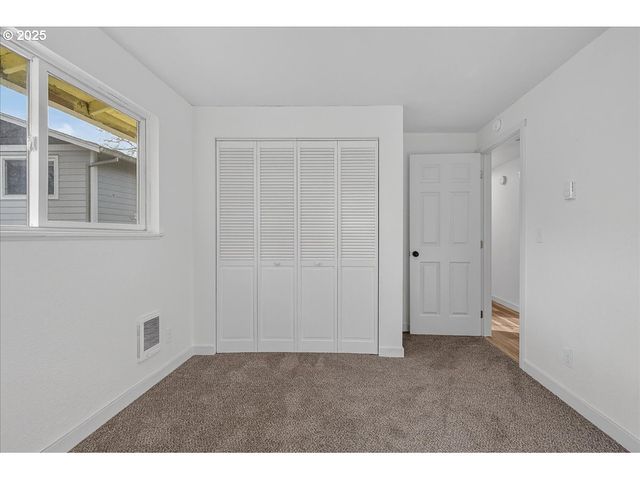 424 S 9TH St, St Helens, OR 97051