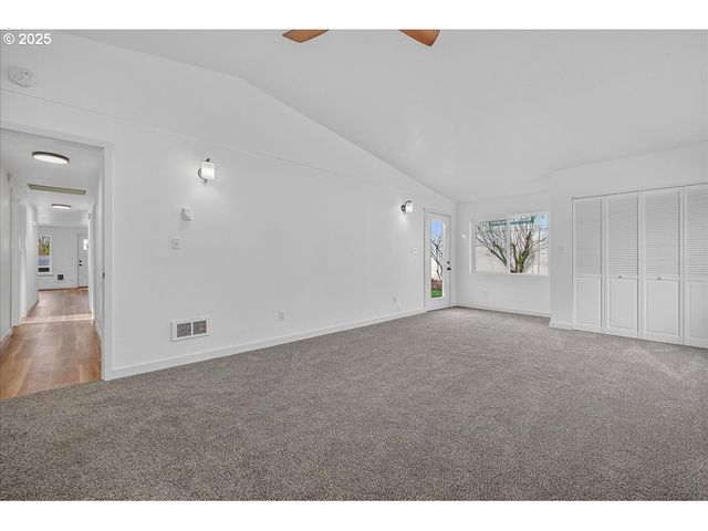 424 S 9TH St, St Helens, OR 97051