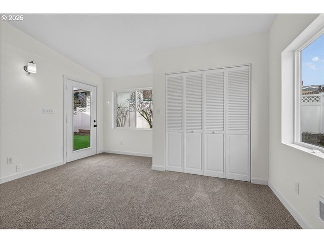 424 S 9TH St, St Helens, OR 97051