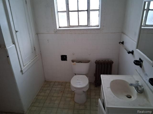 15530 Winthrop Street, Detroit, MI 48227