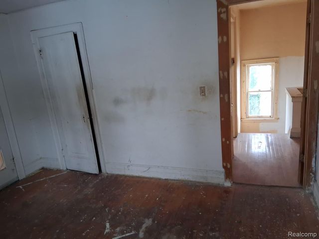 15530 Winthrop Street, Detroit, MI 48227