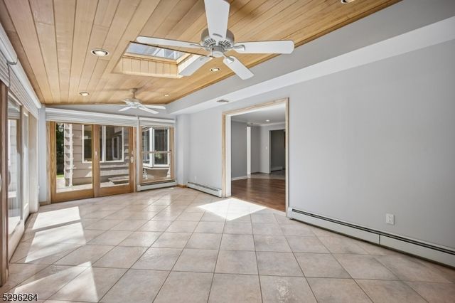 7 Mansfield Ct, Livingston Twp., NJ 07039