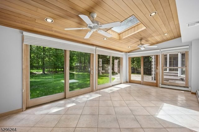 7 Mansfield Ct, Livingston Twp., NJ 07039