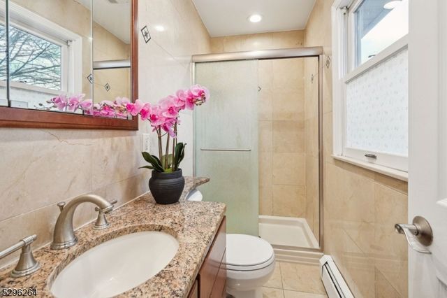 7 Mansfield Ct, Livingston Twp., NJ 07039