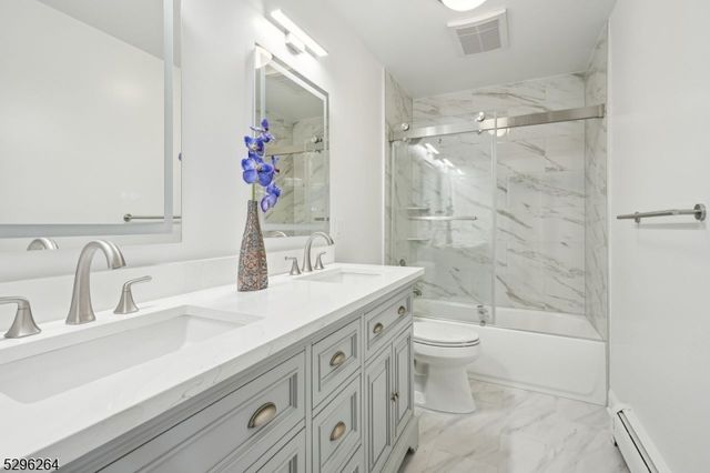 7 Mansfield Ct, Livingston Twp., NJ 07039