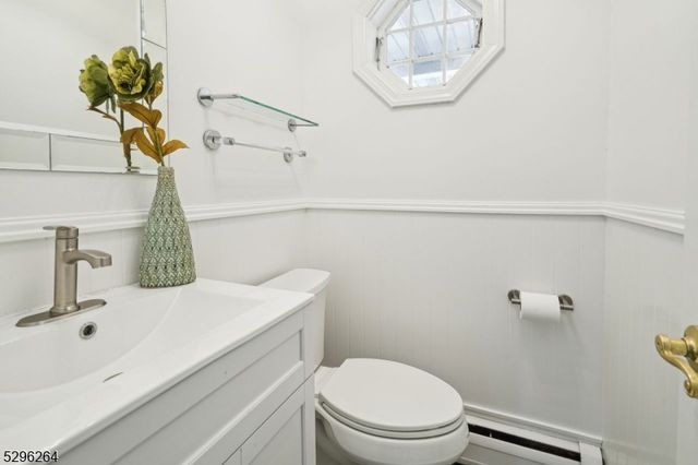 7 Mansfield Ct, Livingston Twp., NJ 07039