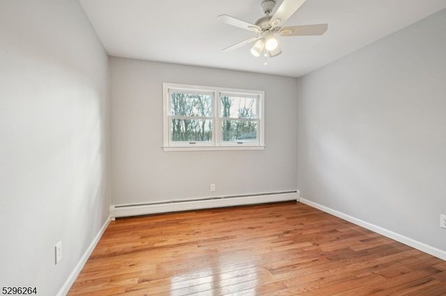 7 Mansfield Ct, Livingston Twp., NJ 07039