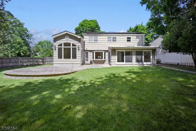 7 Mansfield Ct, Livingston Twp., NJ 07039