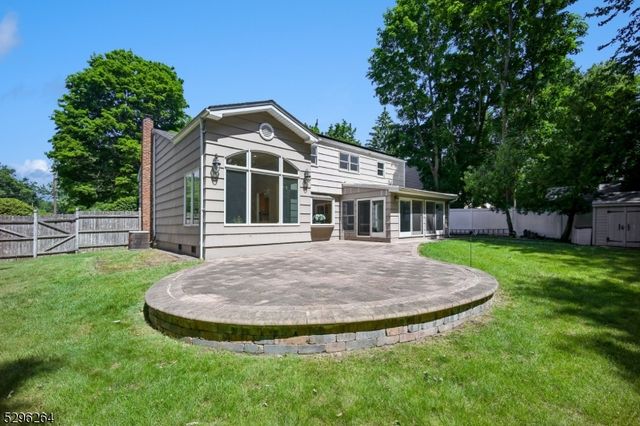 7 Mansfield Ct, Livingston Twp., NJ 07039