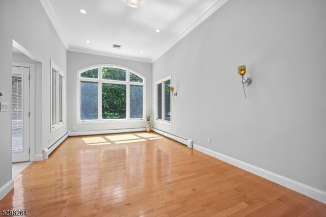 7 Mansfield Ct, Livingston Twp., NJ 07039