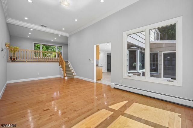 7 Mansfield Ct, Livingston Twp., NJ 07039