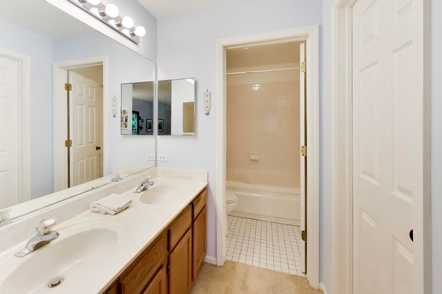 2529 Live Oak Lane, Buffalo Grove, IL 60089