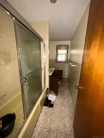 661 Allen Avenue, Meriden, CT 06451