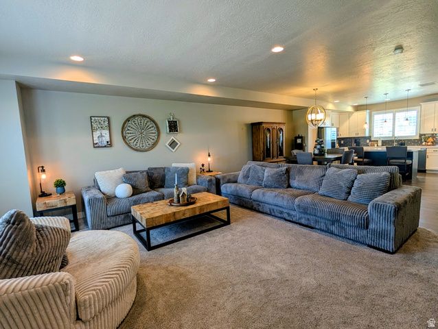 28 E YELLOW CLIFF DR, Draper, UT 84020