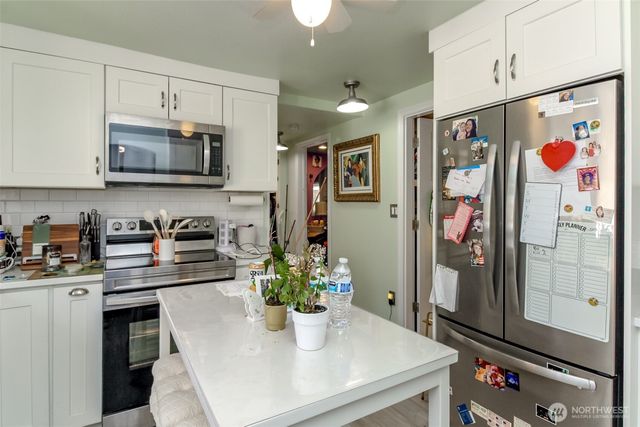 208 F Street SE, Auburn, WA 98002