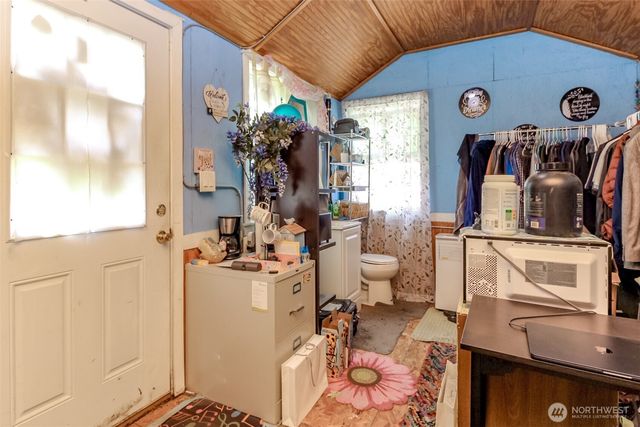 208 F Street SE, Auburn, WA 98002