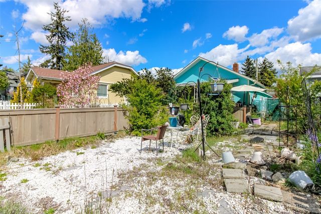 208 F Street SE, Auburn, WA 98002