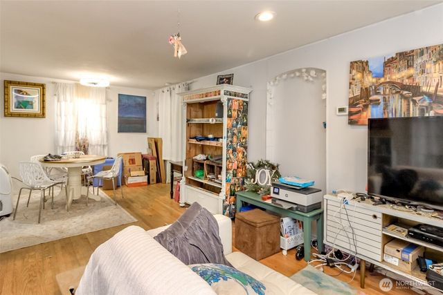 208 F Street SE, Auburn, WA 98002