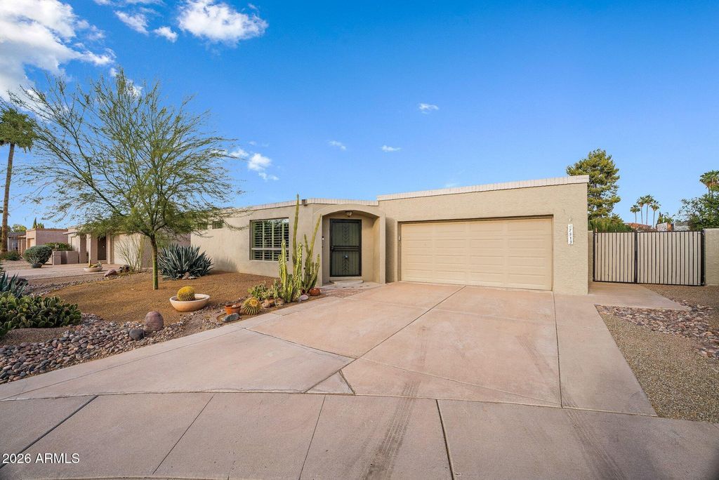 Image 1 of property listing at 7513 N VIA DE MANANA --, Scottsdale, AZ 85258