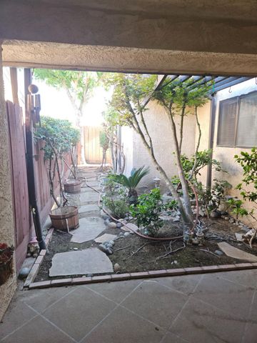 1657 Willow Avenue, Clovis, CA 93612