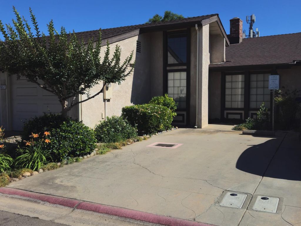 1657 Willow Avenue, Clovis, CA 93612