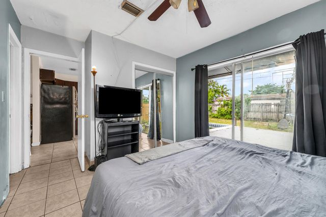 2051 NE 1st Avenue, Pompano Beach, FL 33060