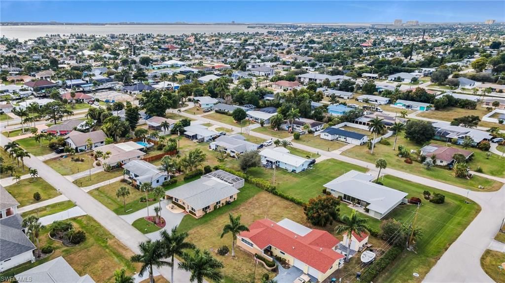 Image 32 of property listing at 5208 Wilmington CT, Cape Coral, FL 33904