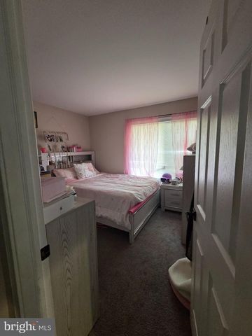4 PRICE LN, Sicklerville, NJ 08081
